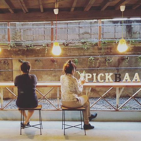 ラムプーン Pickbaanホステル エクステリア 写真