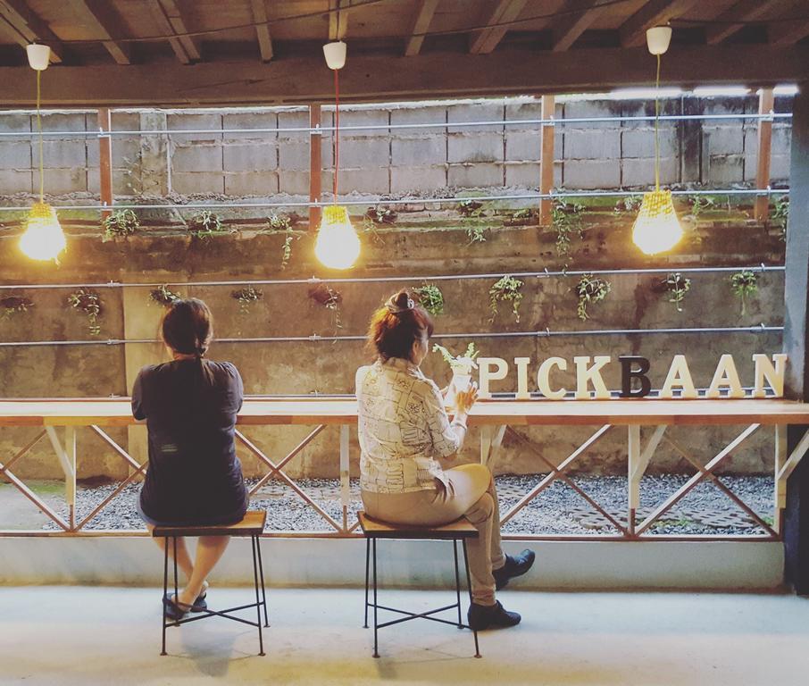 ラムプーン Pickbaanホステル エクステリア 写真